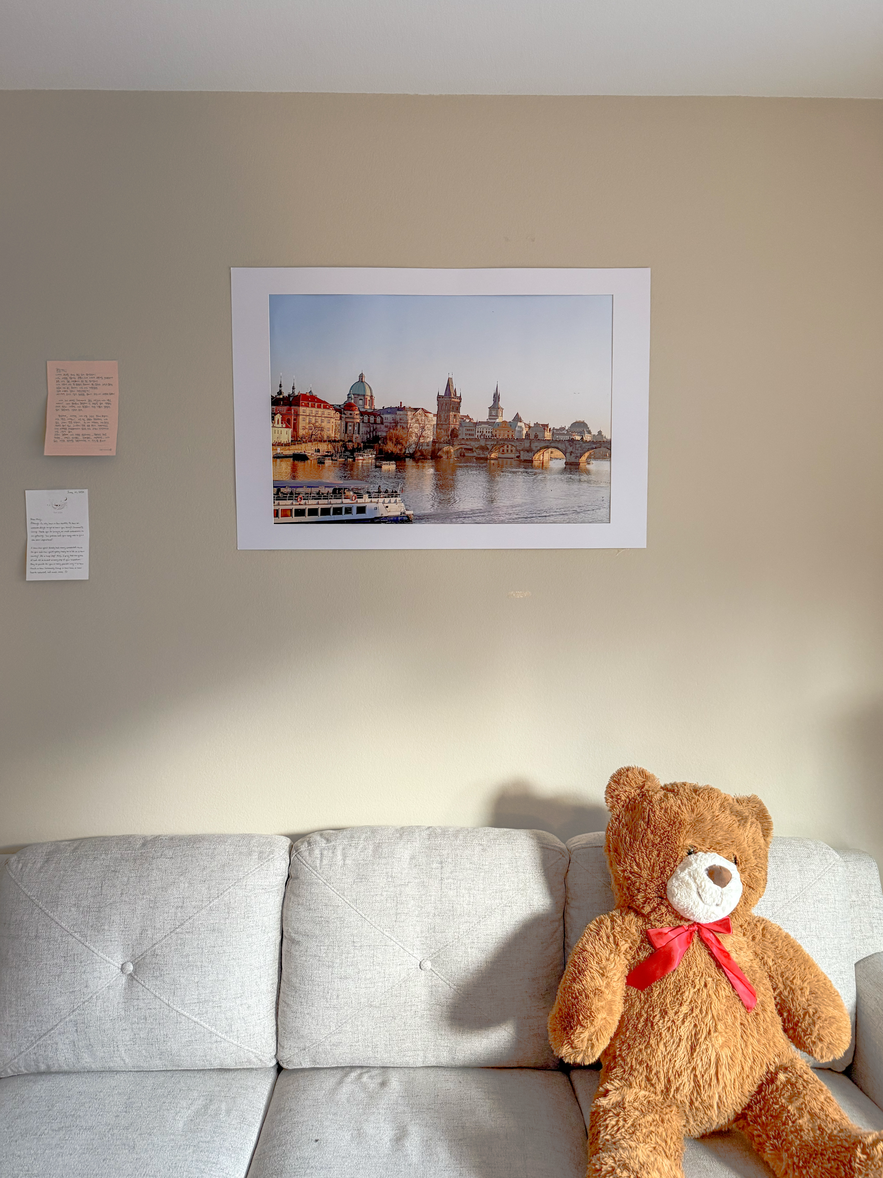 Art as postcards with holders—designed for everyday tables (Seoul, 2023)